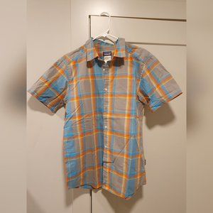 Patagonia Men's short-sleeve button down shirt - Size S, plaid